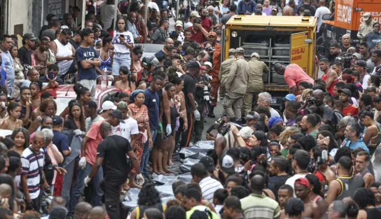 Suben a 132 los muertos en operación policial en Río