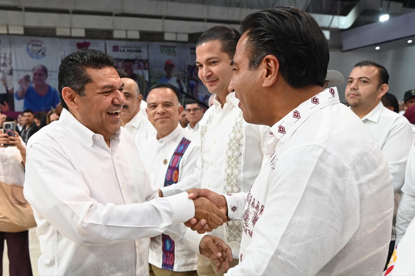 Eduardo Ramírez acompaña a Javier May en su Primer Informe de Gobierno