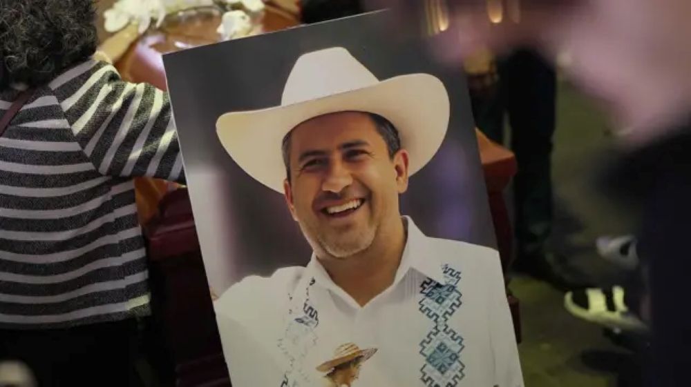 Hallan muertos a dos jóvenes implicados en el homicidio del alcalde Carlos Manzo