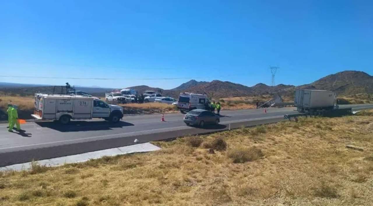 Volcadura en carretera de Chihuahua deja 6 migrantes muertos