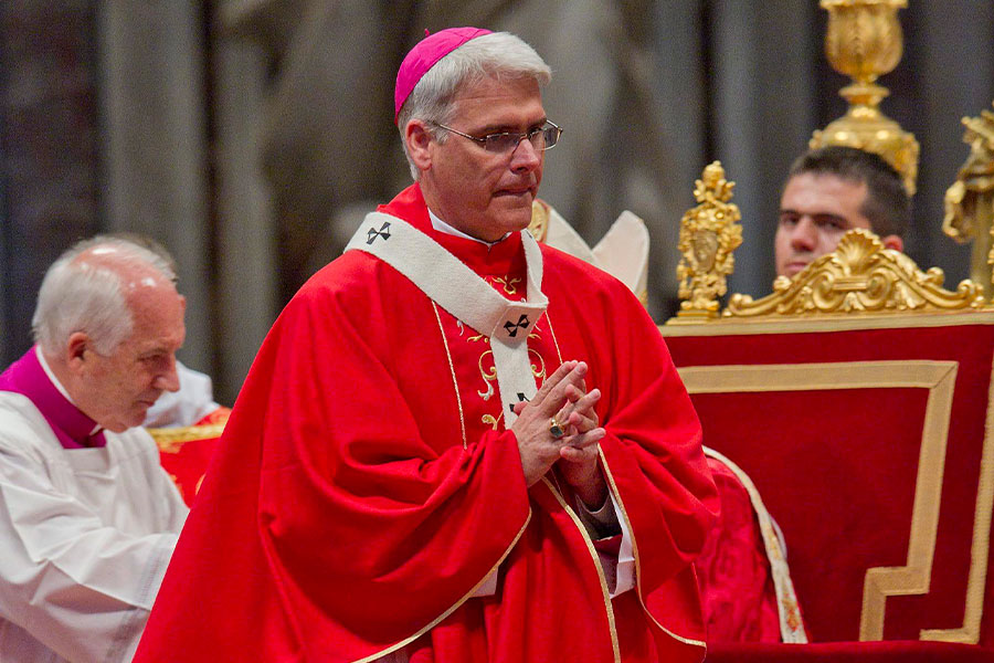 Obispos estadounidenses eligen como líder a Paul Coakley, un defensor de los migrantes