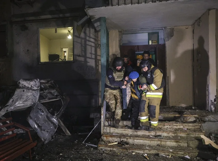 Rusia ataca Ucrania con 470 drones y 48 misiles y mata a una veintena de civiles