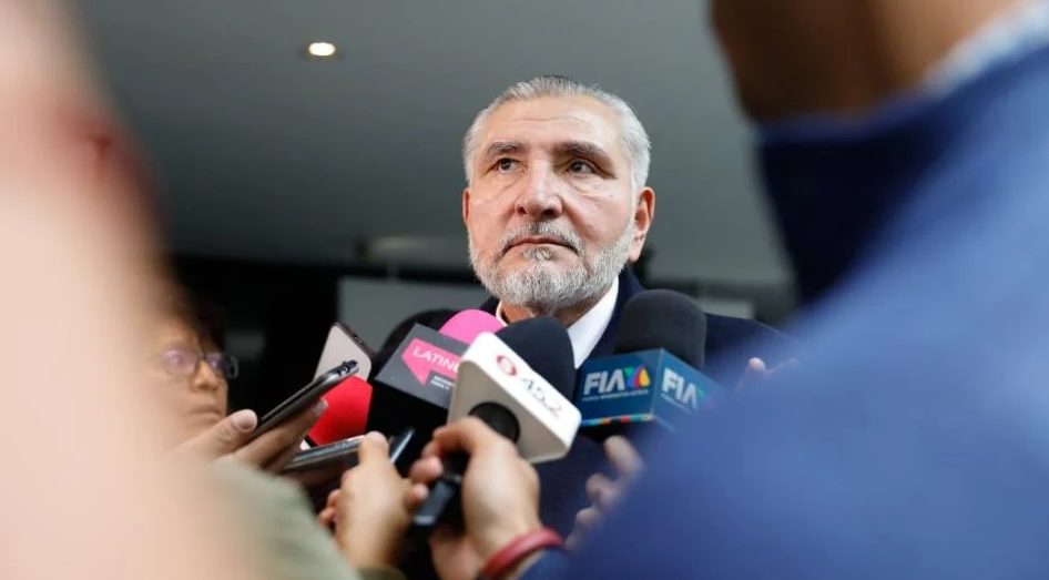 Sheinbaum recibe al senador Augusto López en el Palacio Nacional