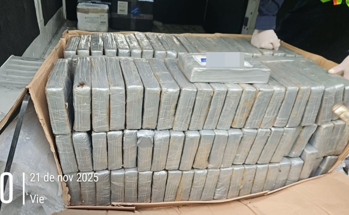 Marina desmantela red de tráfico de droga que operaba en el AICM