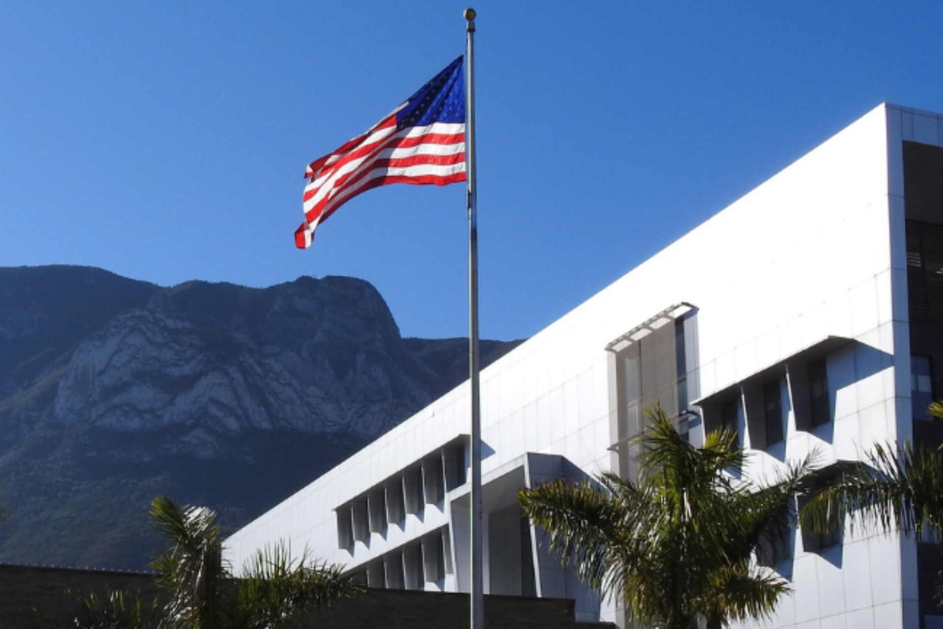 Consulado de EE.UU. en Monterrey advierte por robos en carretera 85D de Nuevo León