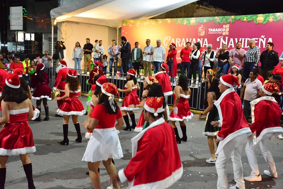 Artesanos se suman a la caravana y festival navideño