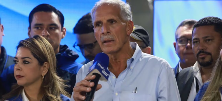 Asfura, candidato apoyado por Trump, vuelve a liderar el recuento electoral en Honduras