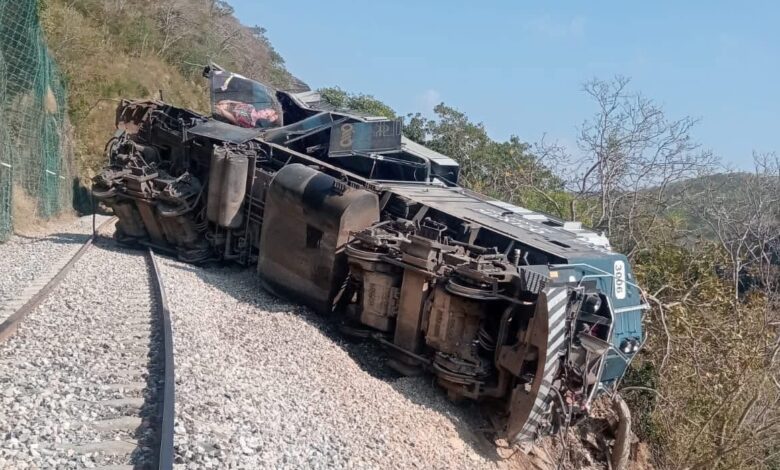 Permanecen hospitalizadas 36 personas por descarrilamiento del tren
