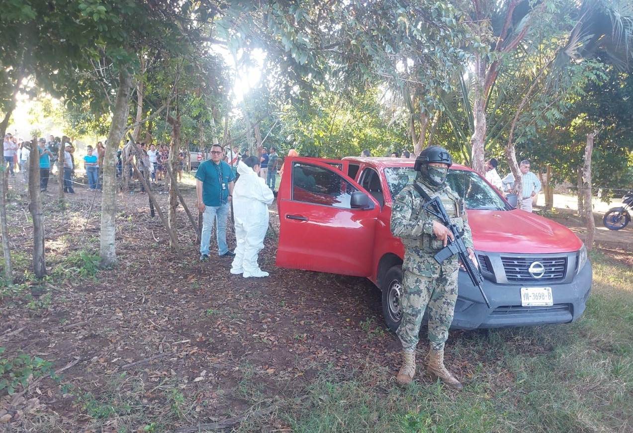 Marina brinda apoyo a PEMEX en atención a fuga de hidrocarburo en ducto ubicado en el Centla