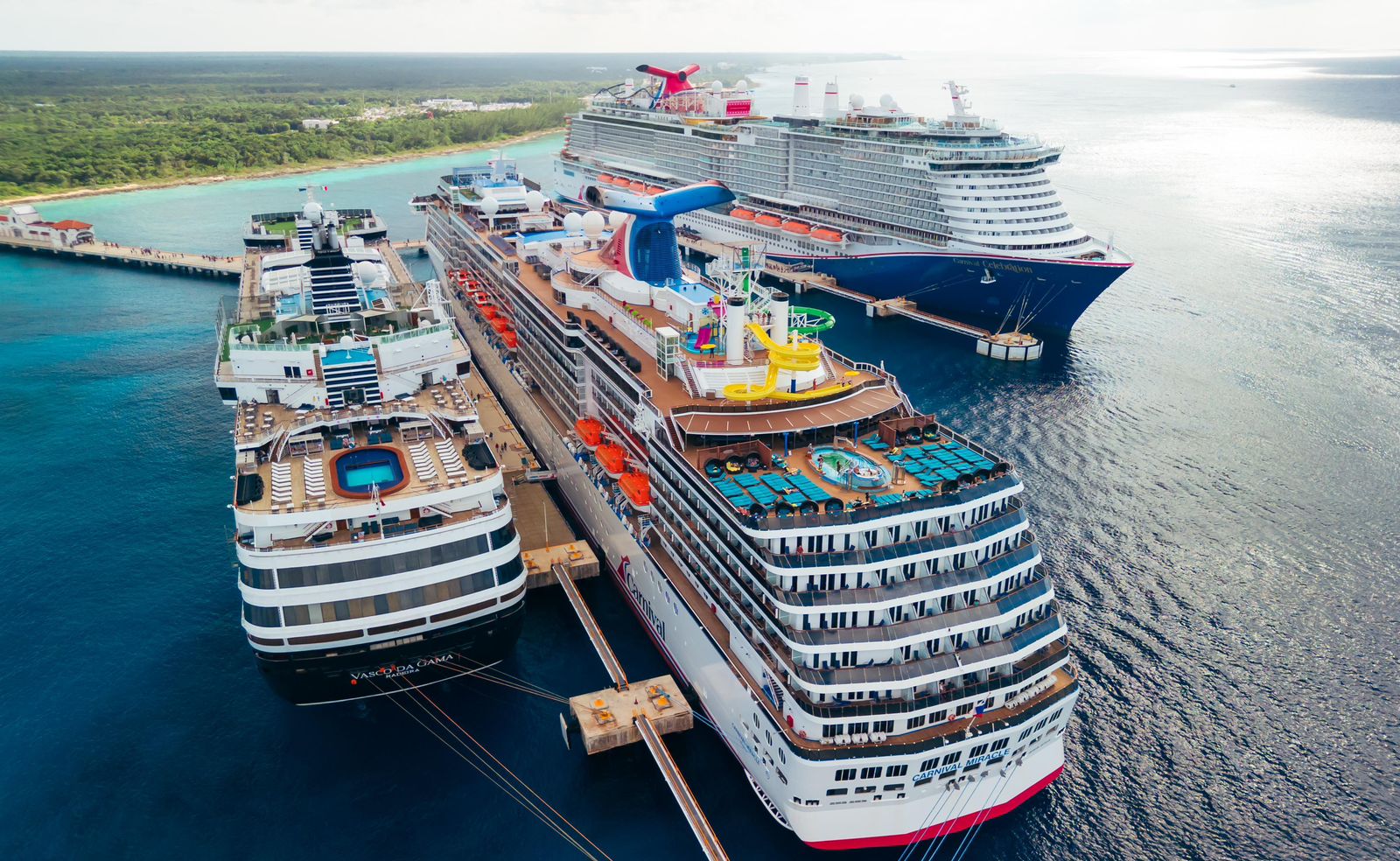 Vive Quintana Roo; un 2025 histórico al romper récords en cruceros y operaciones aéreas: Mara Lezama