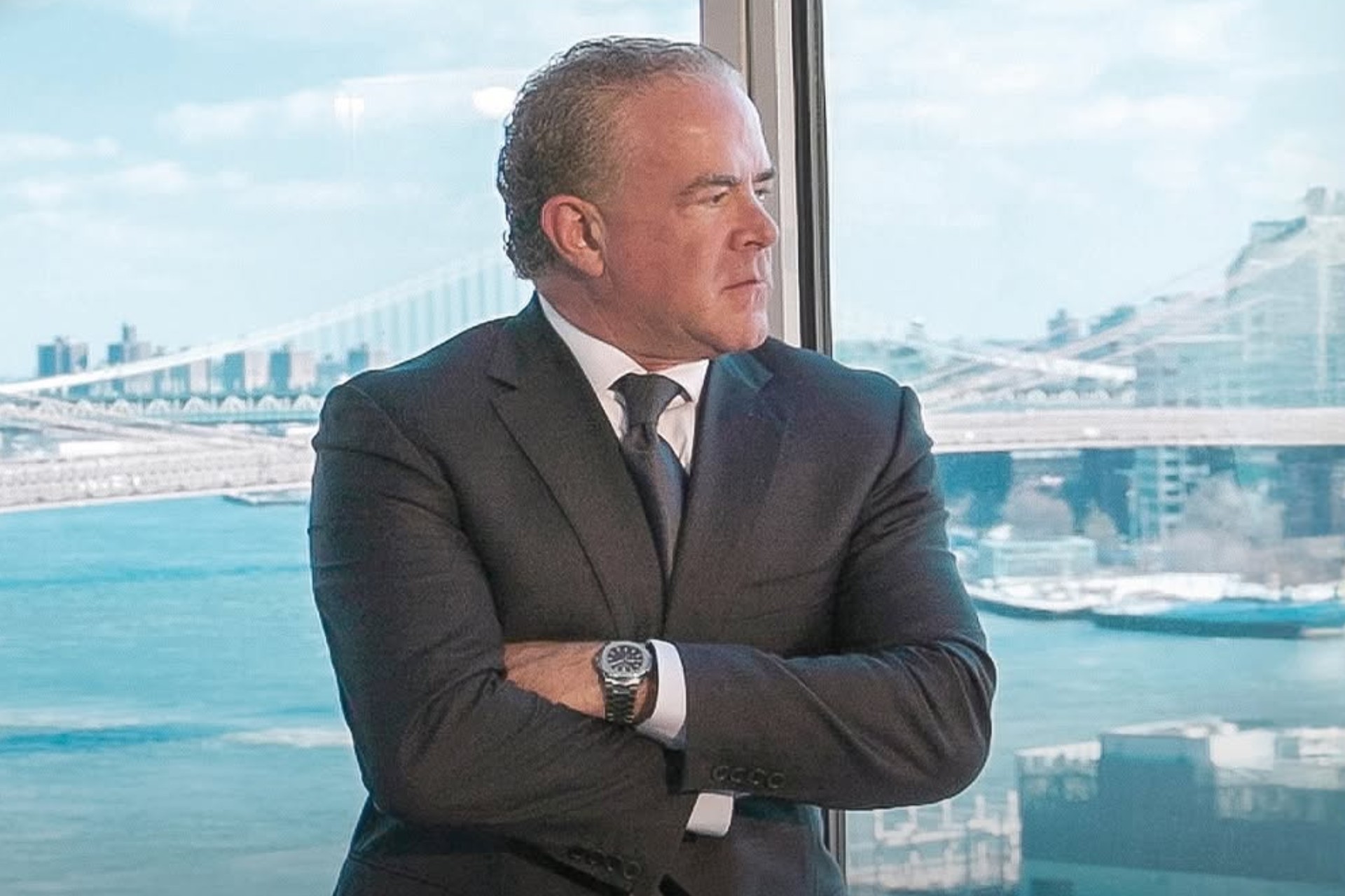 Bloquean cuentas bancarias de Raúl Rocha, dueño de Miss Universo