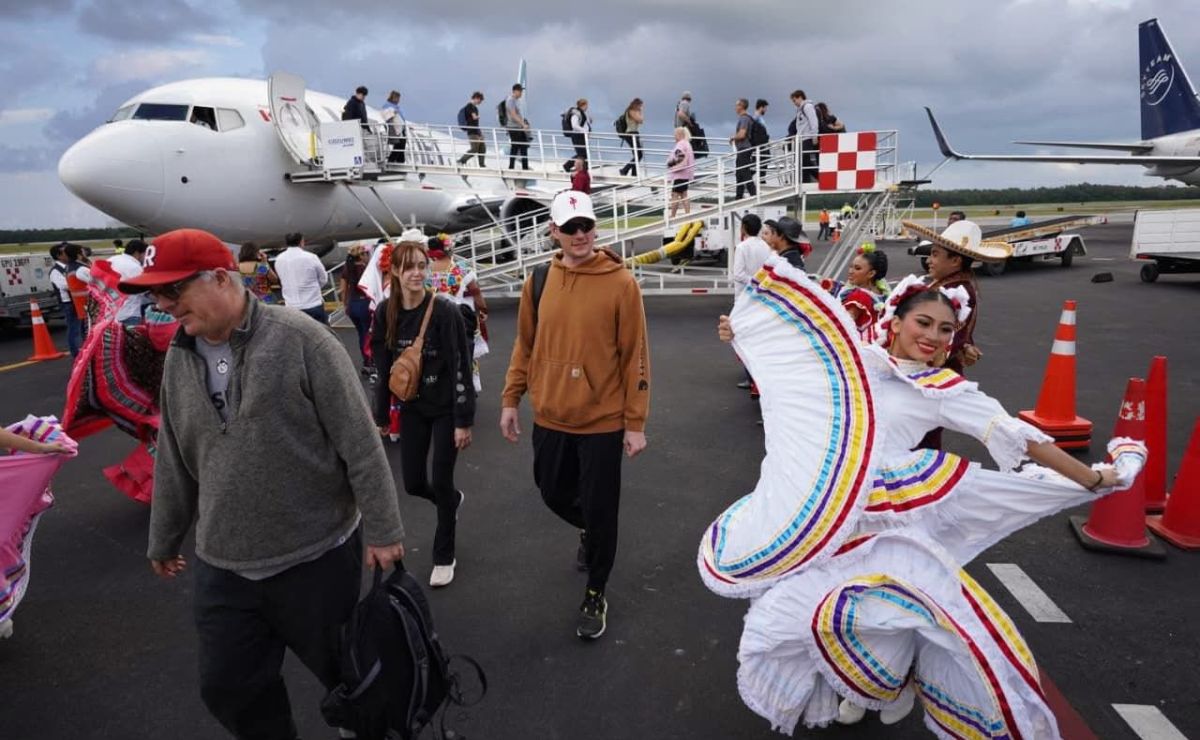 Inicia operaciones nueva ruta aérea que conecta Canadá con Quintana Roo