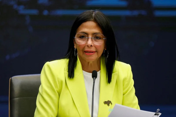 Quién es Delcy Rodríguez, la vicepresidenta que podría reemplazar a Maduro en Venezuela