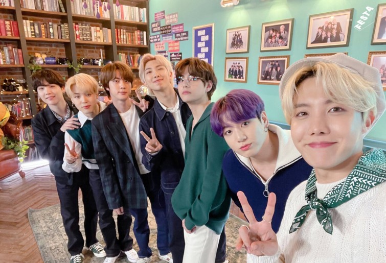 BTS anuncia un álbum para marzo y una gira mundial
