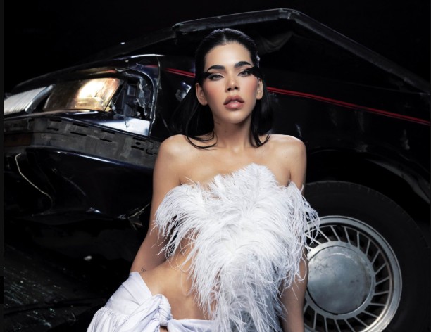 YA SALIÓ! Kenia Os estrenó su nuevo sencillo “Belladona»