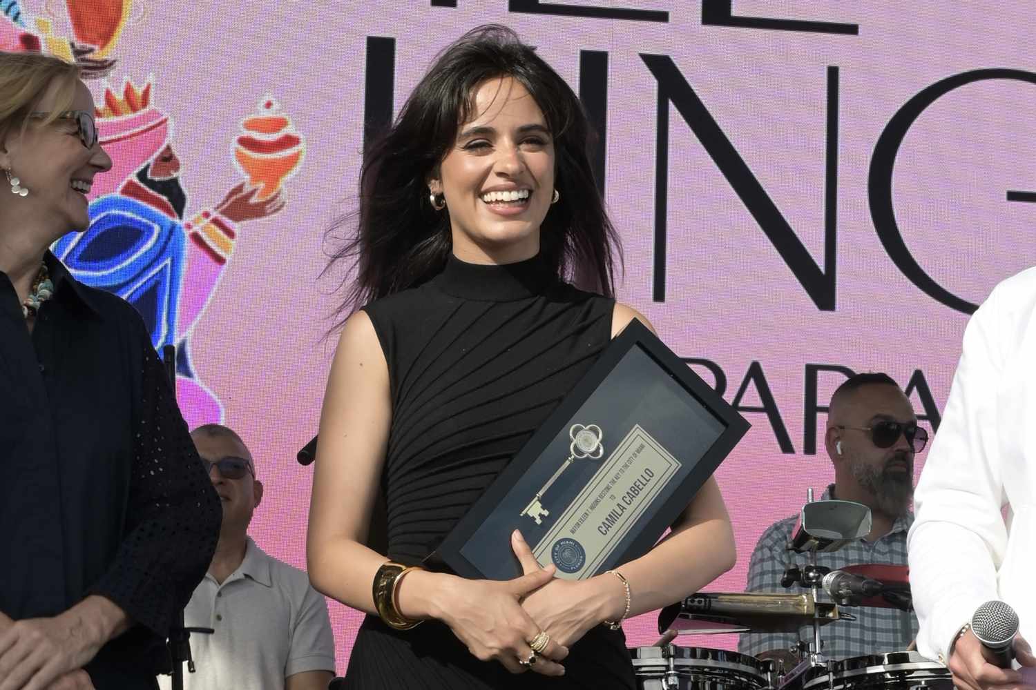 Camila Cabello recibe las llaves de Miami
