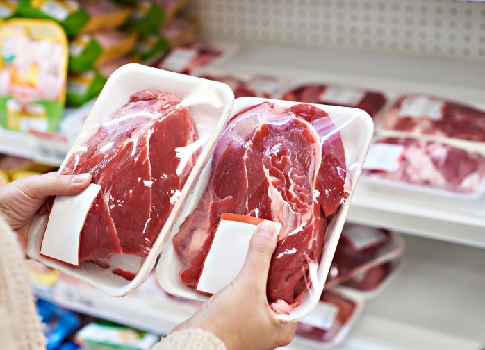 Más carne roja, menos azúcar y no desayunar alcohol: las nuevas guías dietéticas de EE.UU.