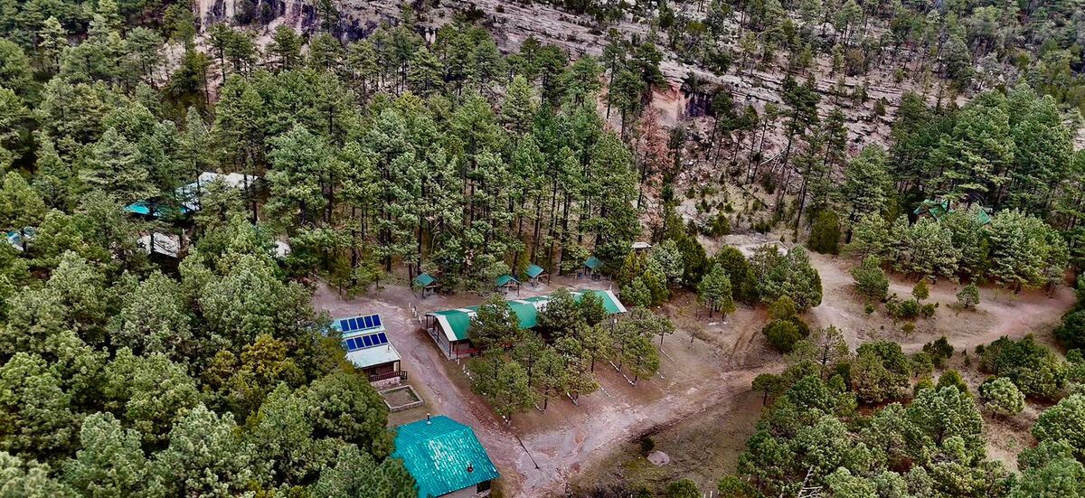Aseguran propiedad de Javier Corral en una zona exclusiva de la Sierra Tarahumara