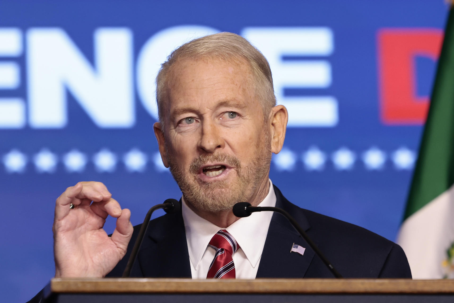 Embajador Ronald Johnson celebra diálogo entre Trump y Sheinbaum