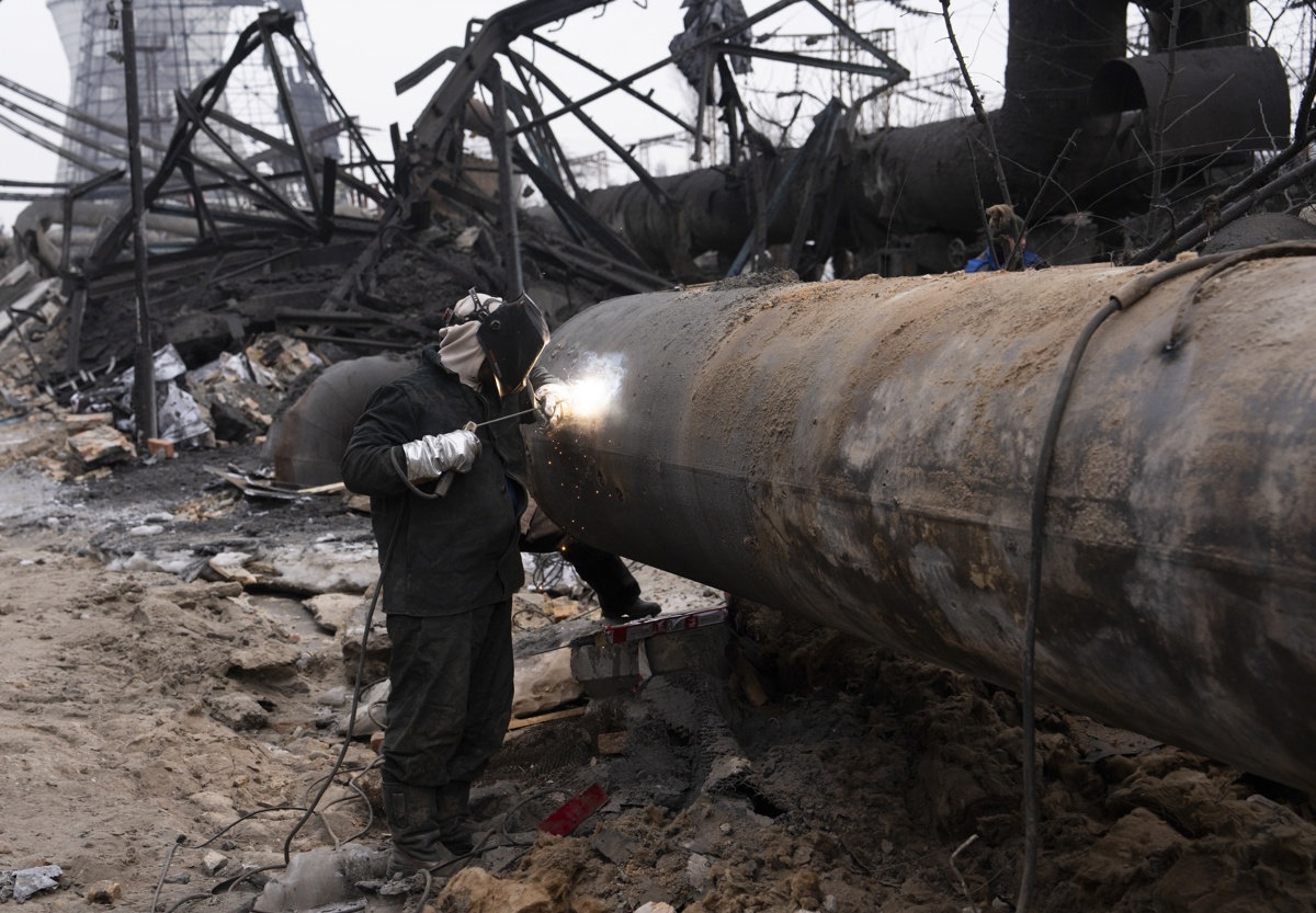 Un nuevo ataque masivo ruso obliga a realizar cortes de electricidad en casi toda Ucrania