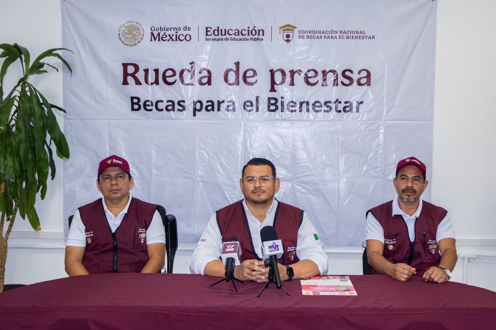 Arranca en Tabasco el pago de la beca “Rita Cetina”; anuncian asambleas para primaria