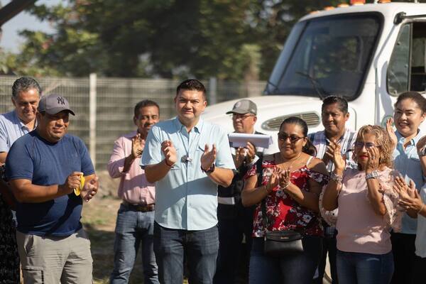 Gobierno de Ovidio Peralta lleva bienestar a Comalcalco