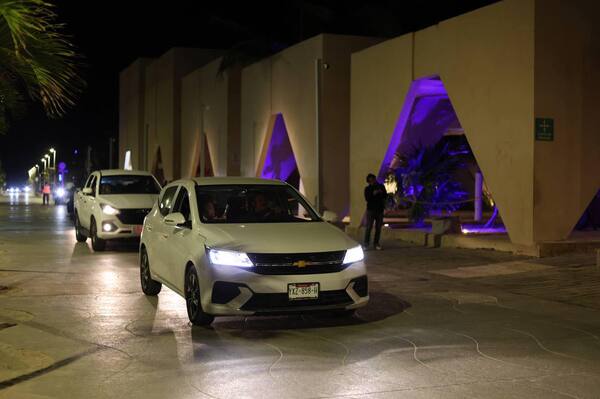 Progreso prueba regreso de autos al malecón con programa piloto