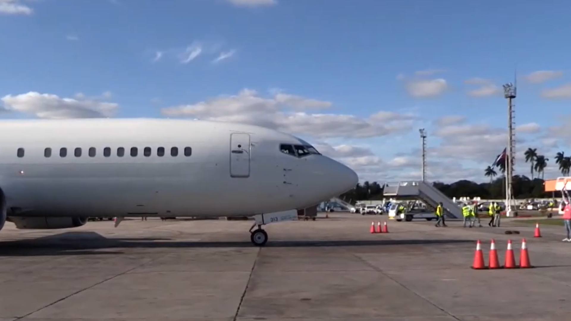 Cuba comunica a las aerolíneas que en 24 horas se queda sin combustible para aviones