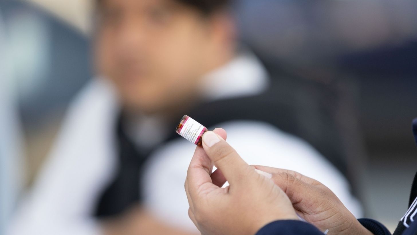 Gobierno federal emite alerta nacional por vacunación contra el sarampión