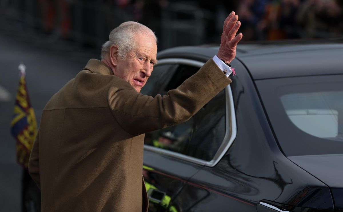 Encaran y abuchean al rey Carlos III por el caso Epstein