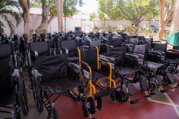 Entregan sillas de ruedas en Yucatán para impulsar la inclusión