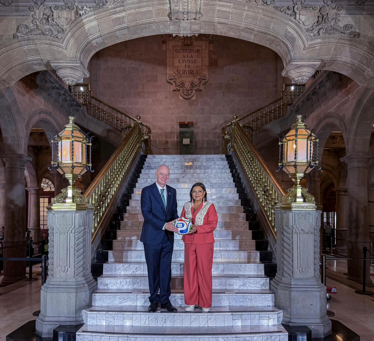 Brugada se reúne con presidente de la FIFA