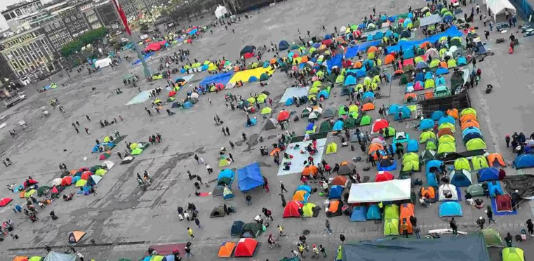 Instala CNTE plantón en el Zócalo de CDMX