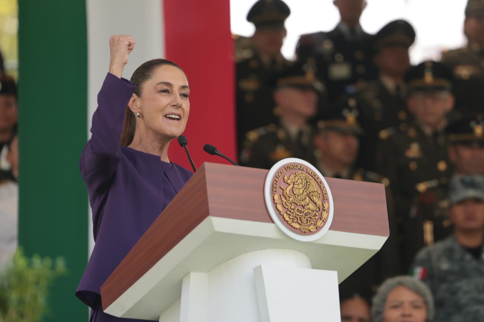 Sheinbaum conmemora el 8M con homenaje a mujeres de las Fuerzas Armadas