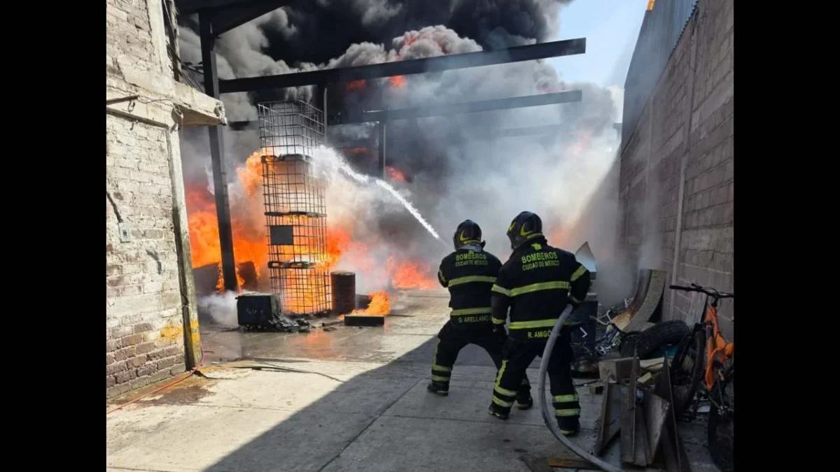 Incendio en Iztapalapa deja saldo blanco