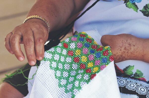 Buscan que el bordado maya sea reconocido como Patrimonio Cultural