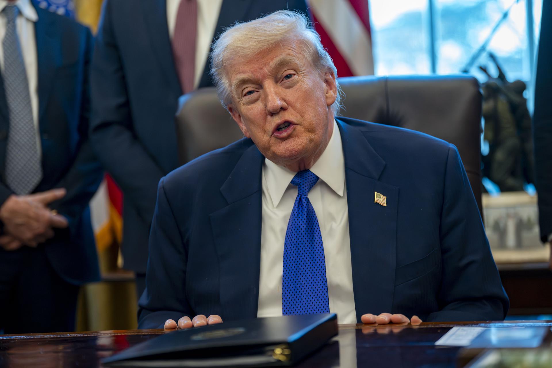 Trump ordena detener ataques contra infraestructura energética de Irán