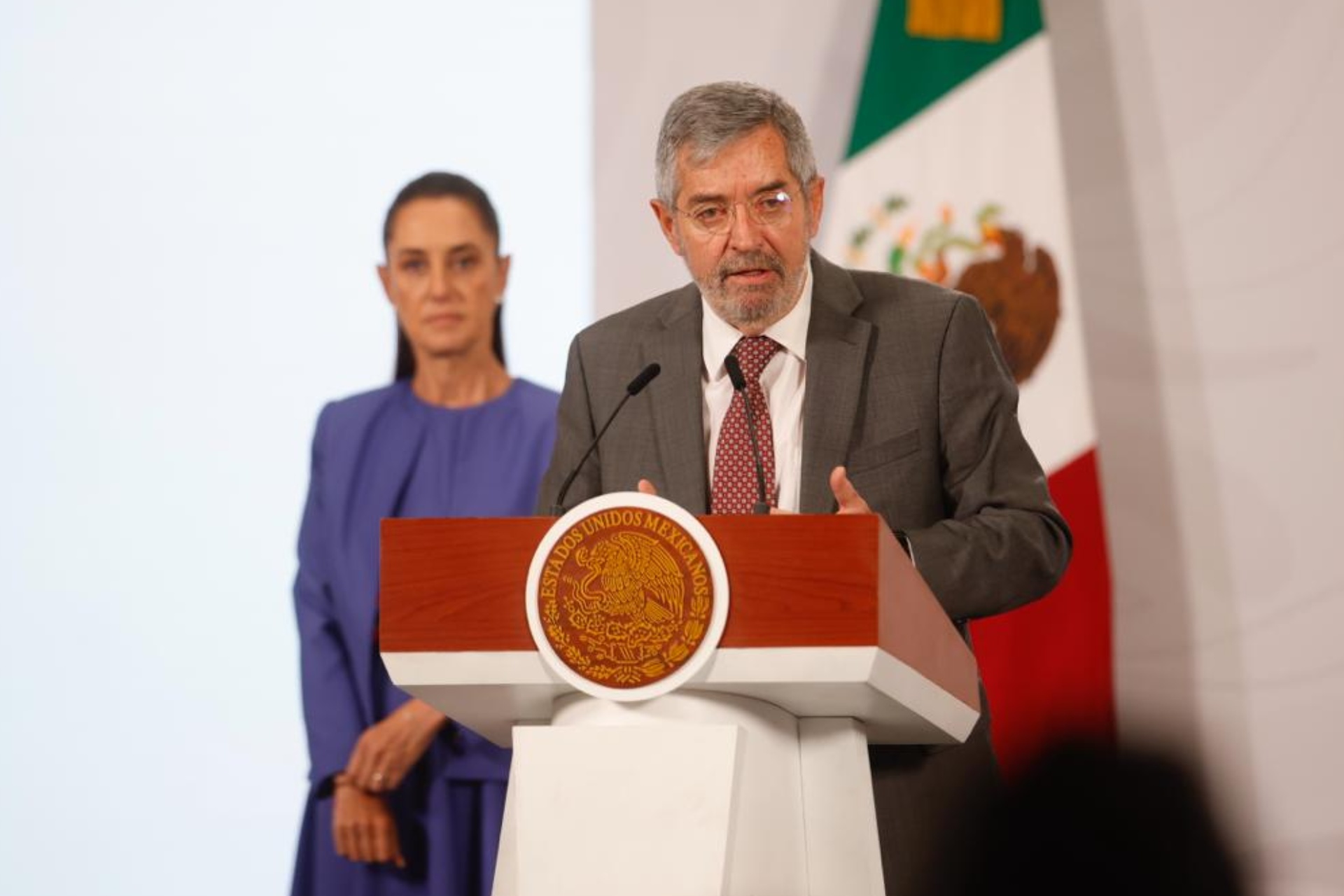 Avanza nuevo modelo de atención consular: Canciller De la Fuente