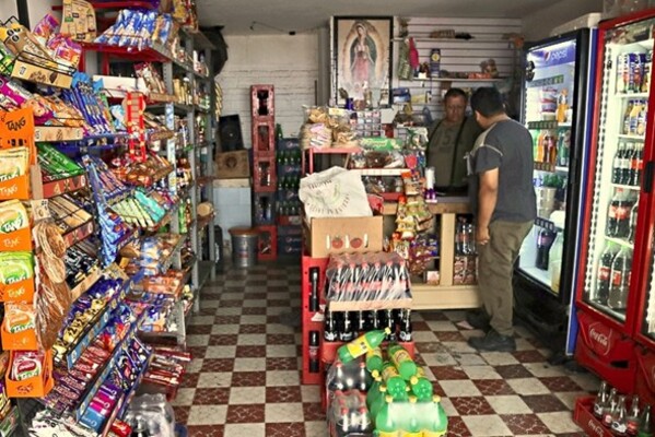 Tienditas de Yucatán reportan caída del 30% en venta de refrescos por nuevo impuesto