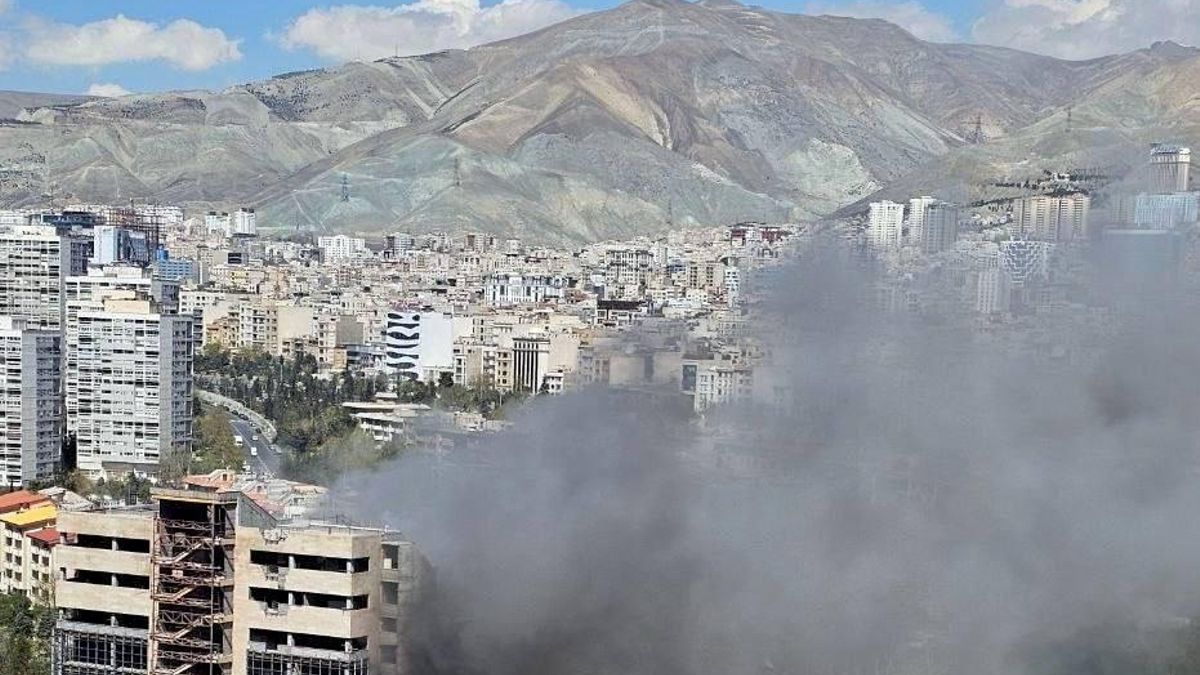 Israel dice que atacó planta petroquímica en Irán, en medio de escalada antes del ultimátum de Trump