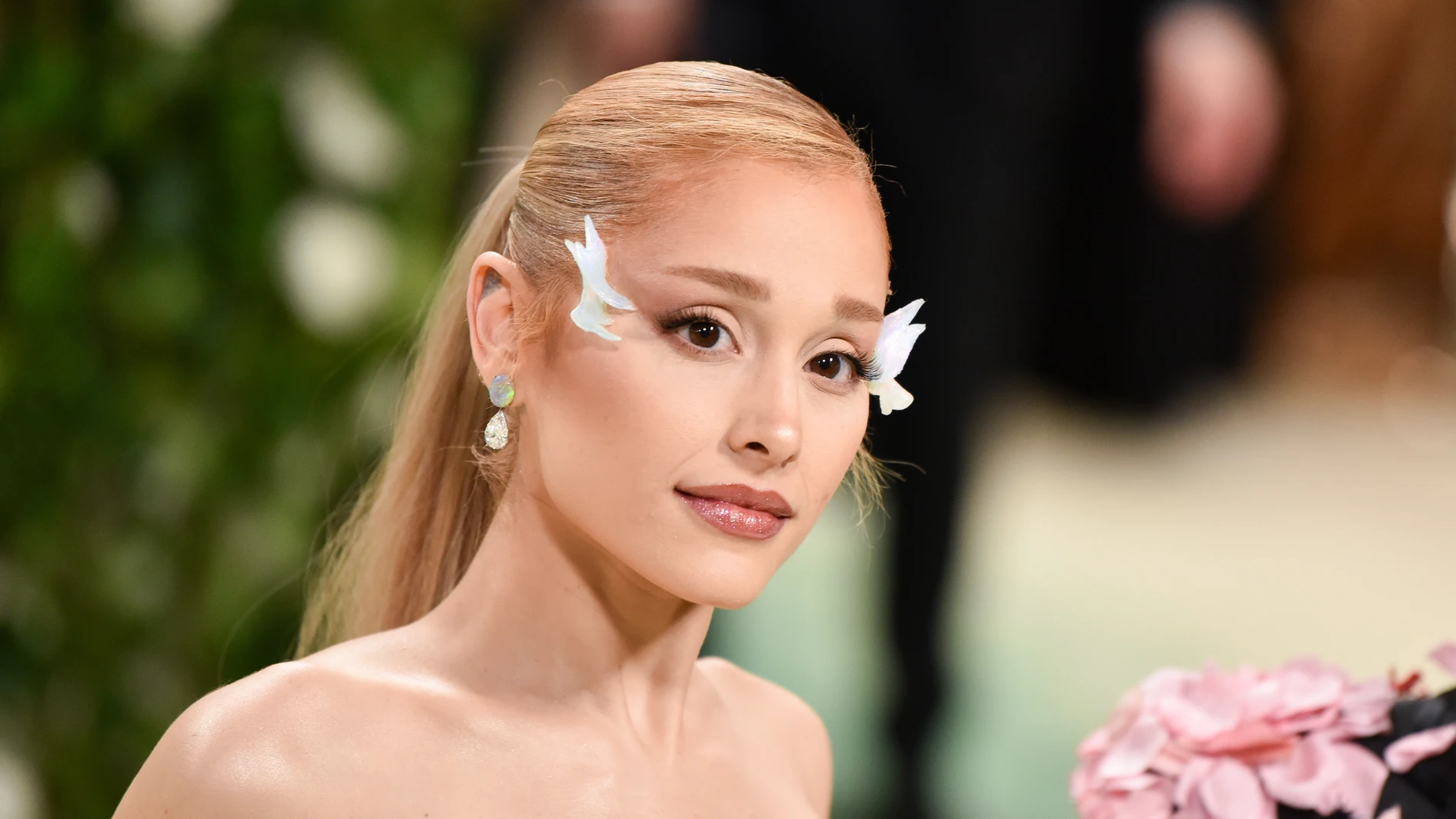 Ariana Grande anuncia su álbum Petal