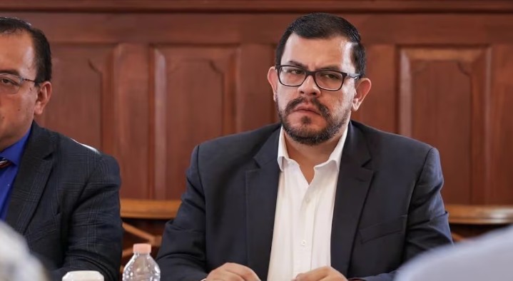 Nombra Maru a Francisco Sáenz como encargado de la Fiscalía