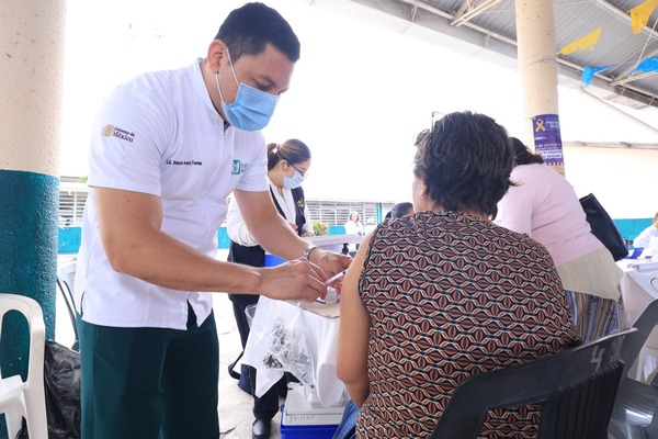 Arranca en Tabasco jornada estatal para reforzar vacunación en población vulnerable