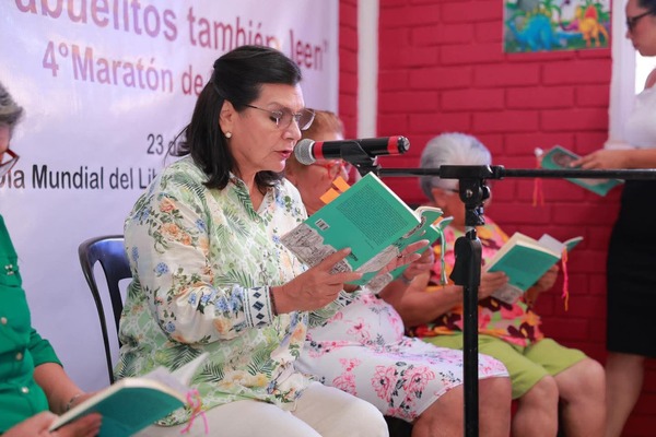 Promueven la lectura intergeneracional en Centro con maratón en voz alta
