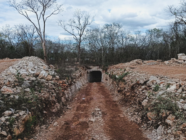 Clausuran obras turísticas por daño ambiental en Abalá