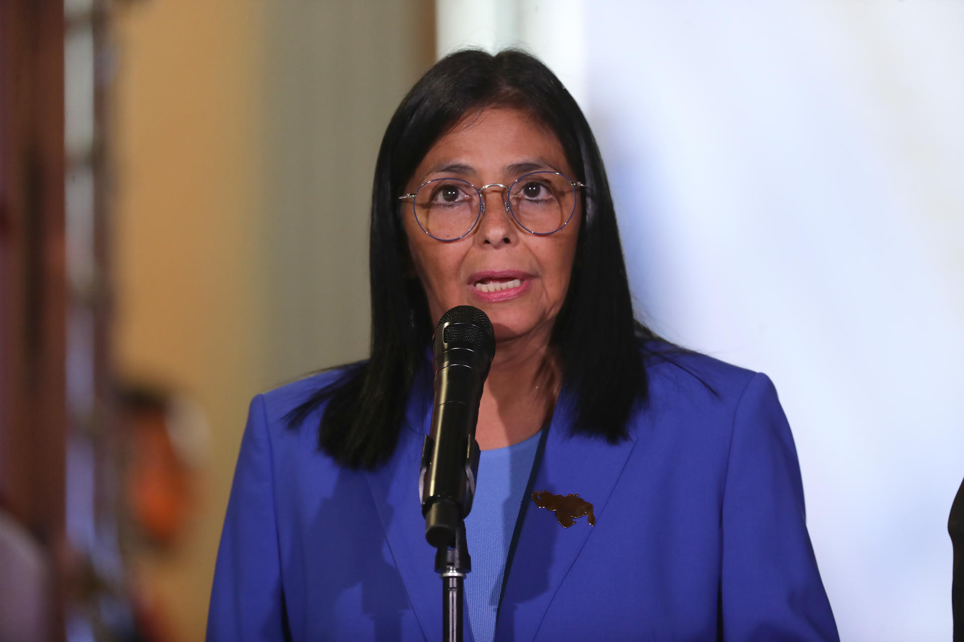 EE.UU. retira a presidenta interina de Venezuela, Delcy Rodríguez, de lista de sancionados