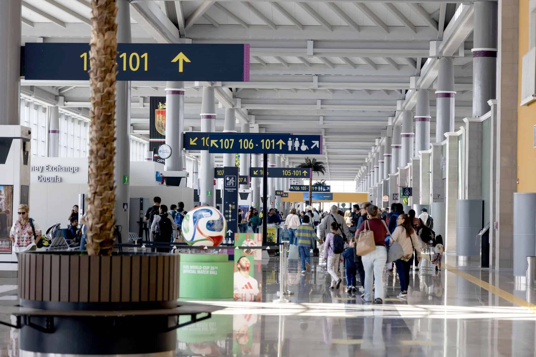 Claudia Sheinbaum desmiente uso de IA en fotos del AIFA