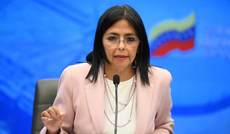 Delcy Rodríguez lanza un mensaje directo a EE.UU y Europa: «No le tengan miedo a una Venezuela libre de sanciones»