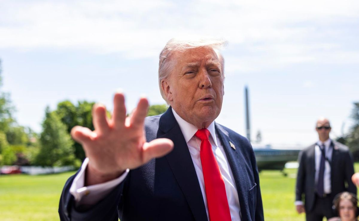 Donald Trump asegura estar dividido entre negociar o atacar a Irán