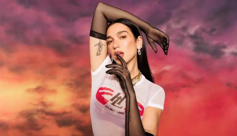 Dua Lipa demanda a Samsung por uso indebido de su imagen
